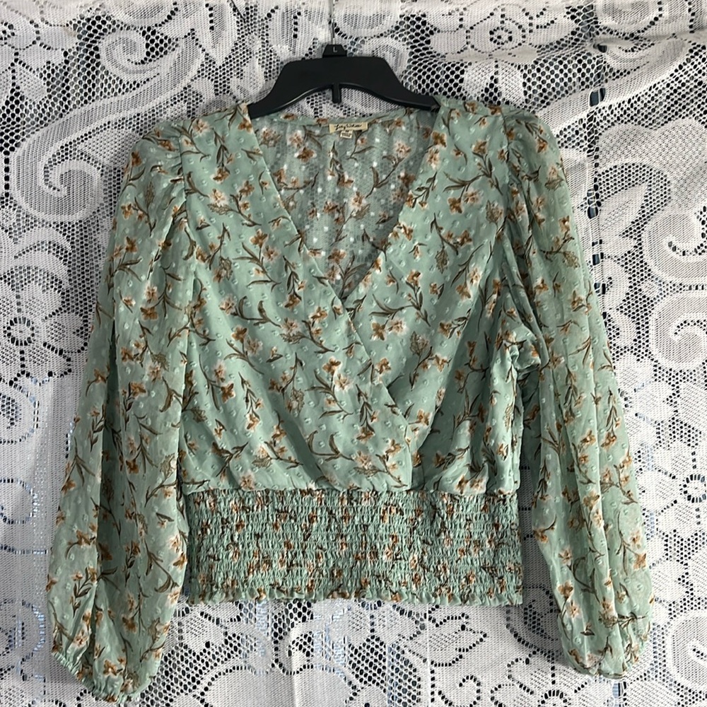 🐢Lily White - Smocked Green Floral Blouse